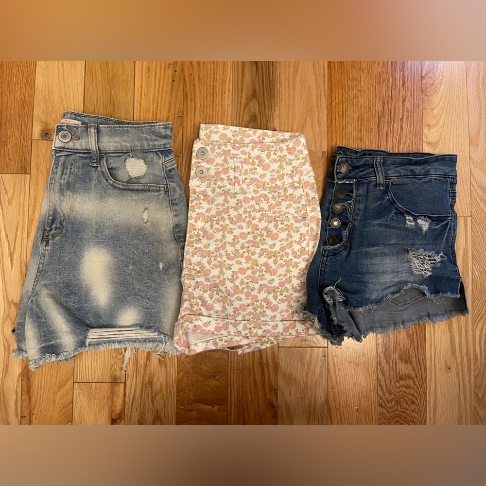 Bundle of 3 shorts